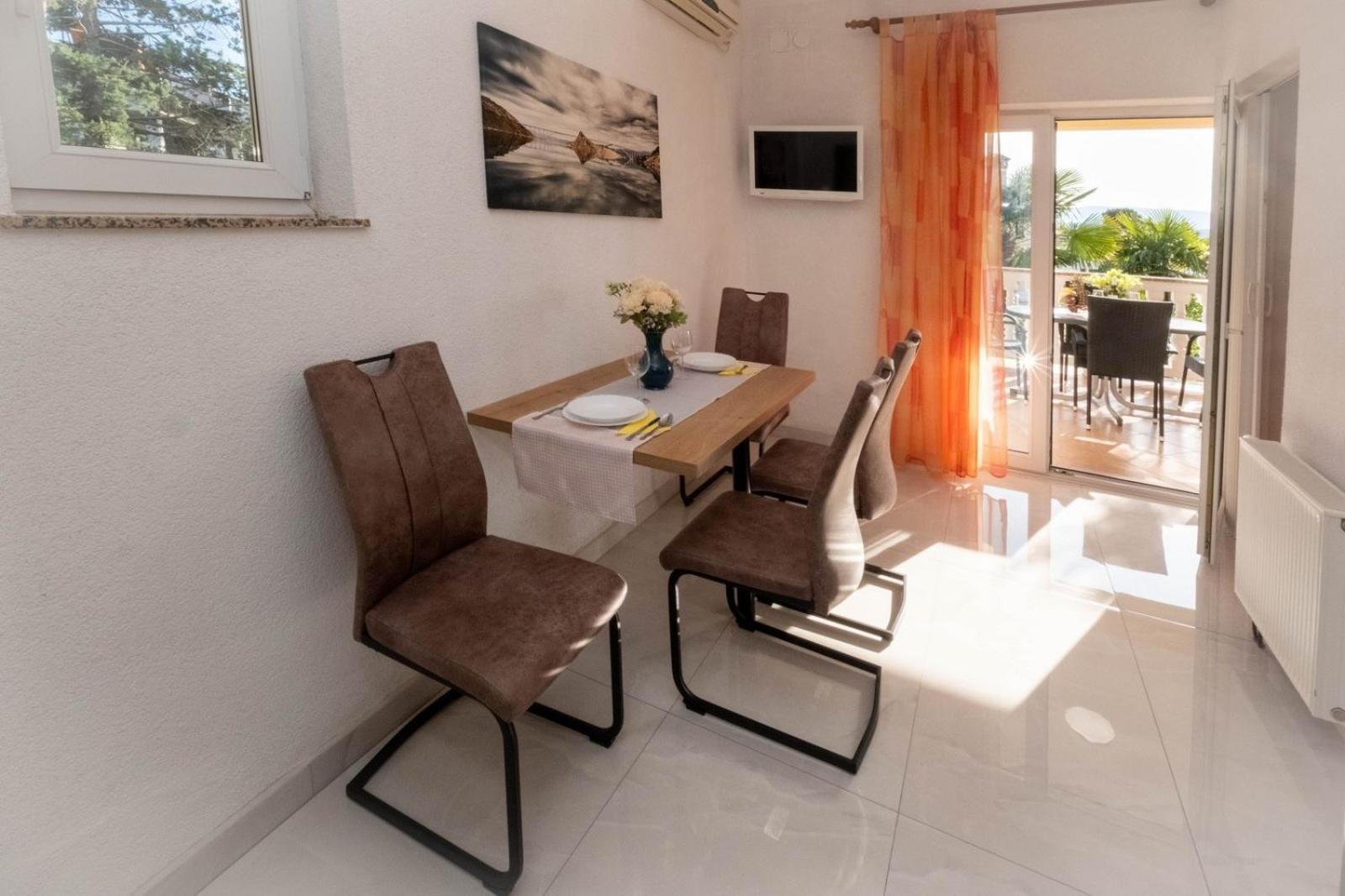 Apartments Serbecic Malinska Ngoại thất bức ảnh